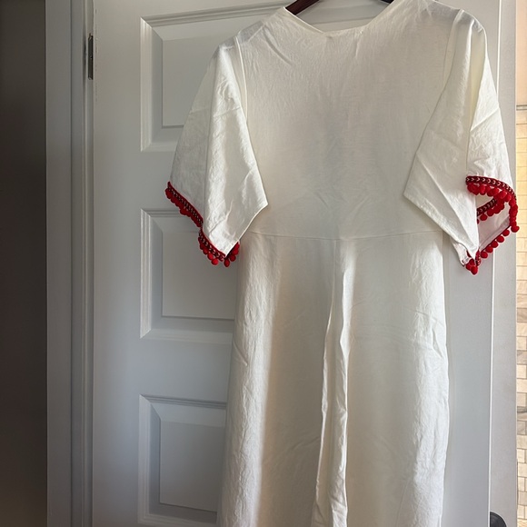 Zara, lovely dress, size small. Mainly white with navy and red accents - Picture 4 of 4